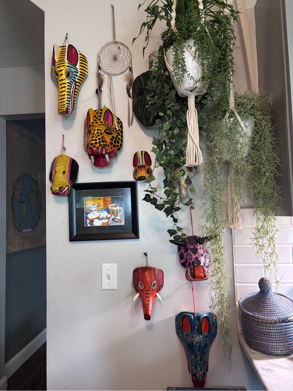 Vintage Guatemalan Hand Carved Wooden Toucan Bird Mask Wall Hanging Decor - Picture 8 of 8